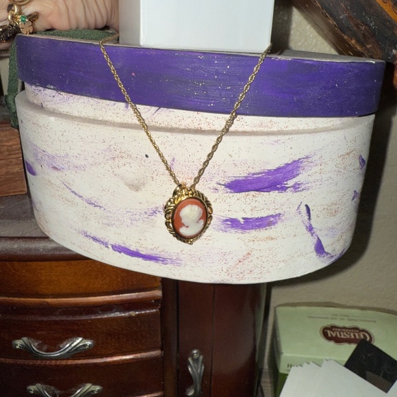 Dainty cameo - Picture 1 of 1